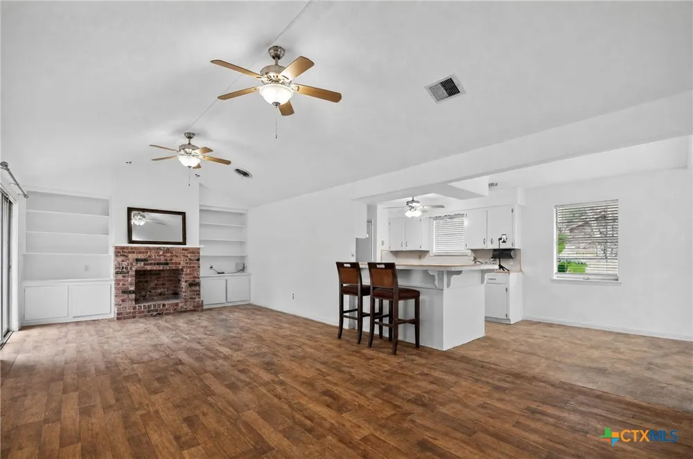 1006 S 2nd Street Ganado, TX 77962