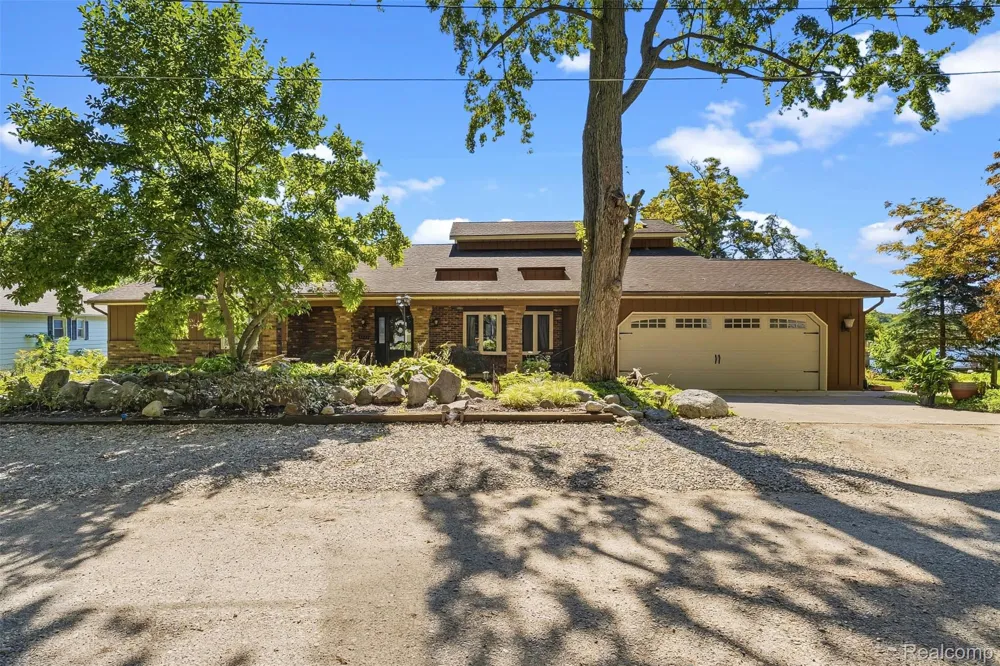 3232 Shady Oak Drive Oregon Township, MI 48421