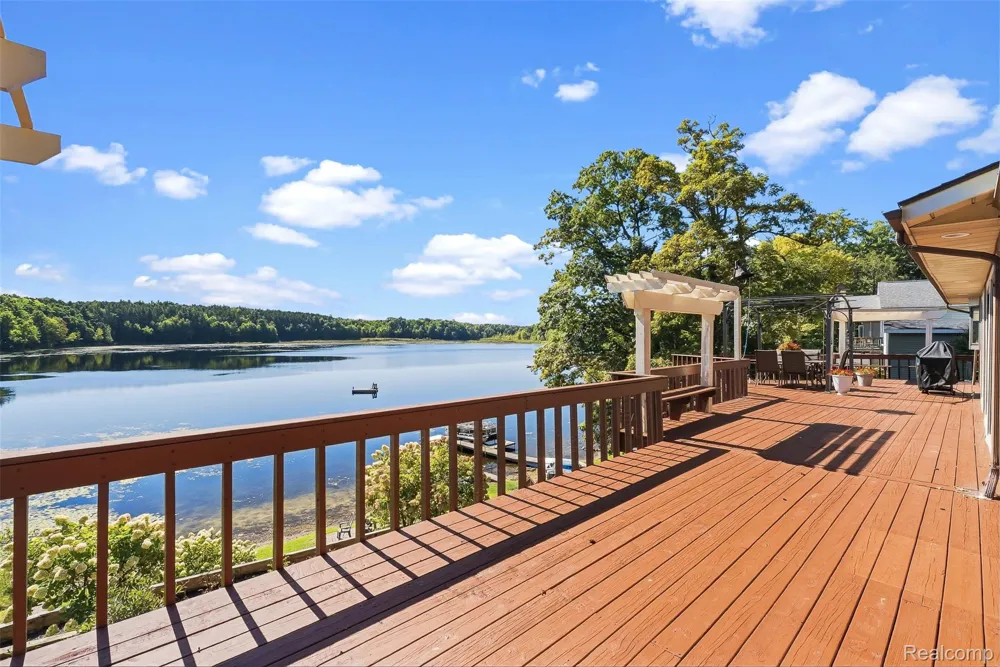 3232 Shady Oak Drive Oregon Township, MI 48421