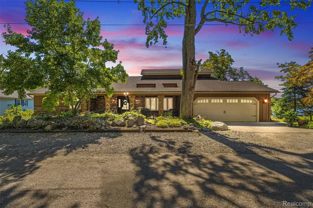 3232 Shady Oak Drive Oregon Township, MI 48421