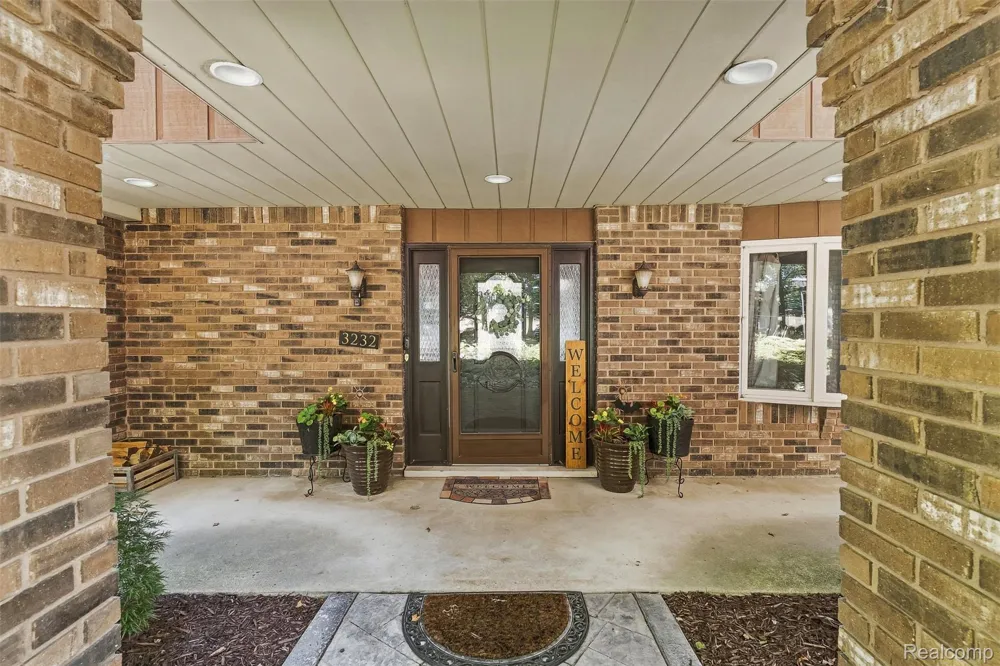 3232 Shady Oak Drive Oregon Township, MI 48421