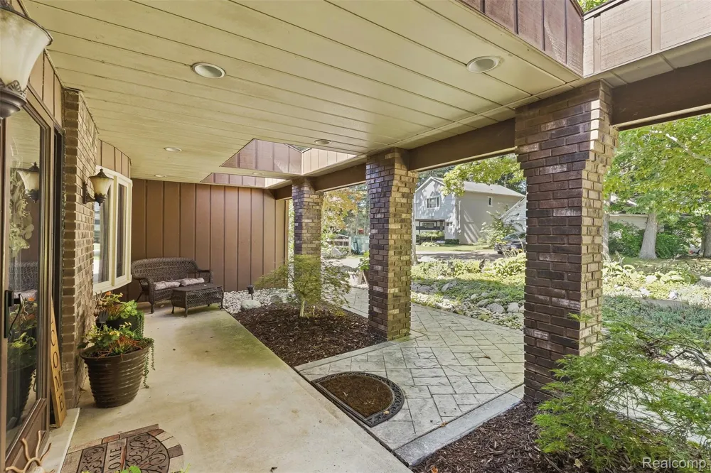 3232 Shady Oak Drive Oregon Township, MI 48421
