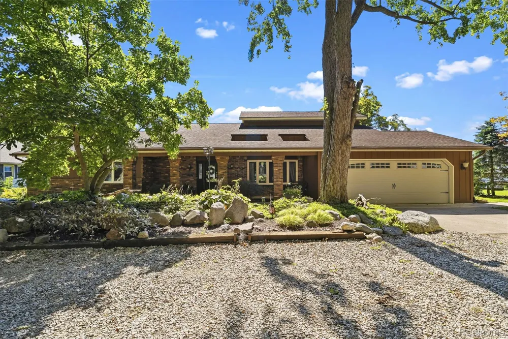 3232 Shady Oak Drive Oregon Township, MI 48421