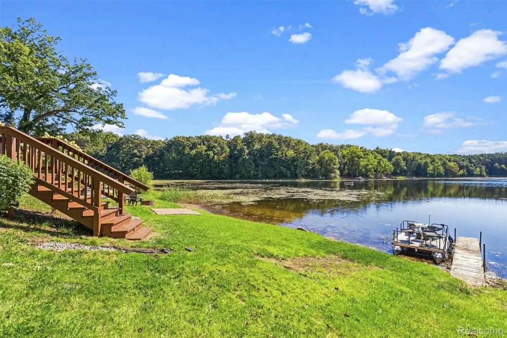 3232 Shady Oak Drive Oregon Township, MI 48421