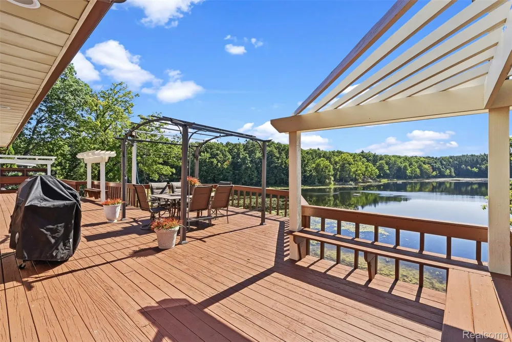 3232 Shady Oak Drive Oregon Township, MI 48421