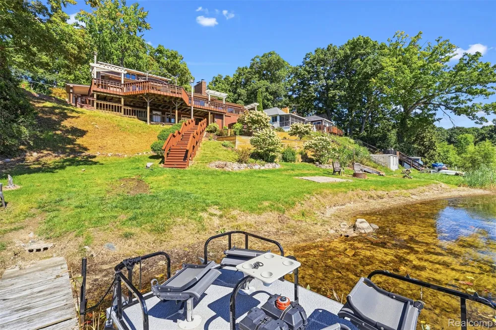 3232 Shady Oak Drive Oregon Township, MI 48421