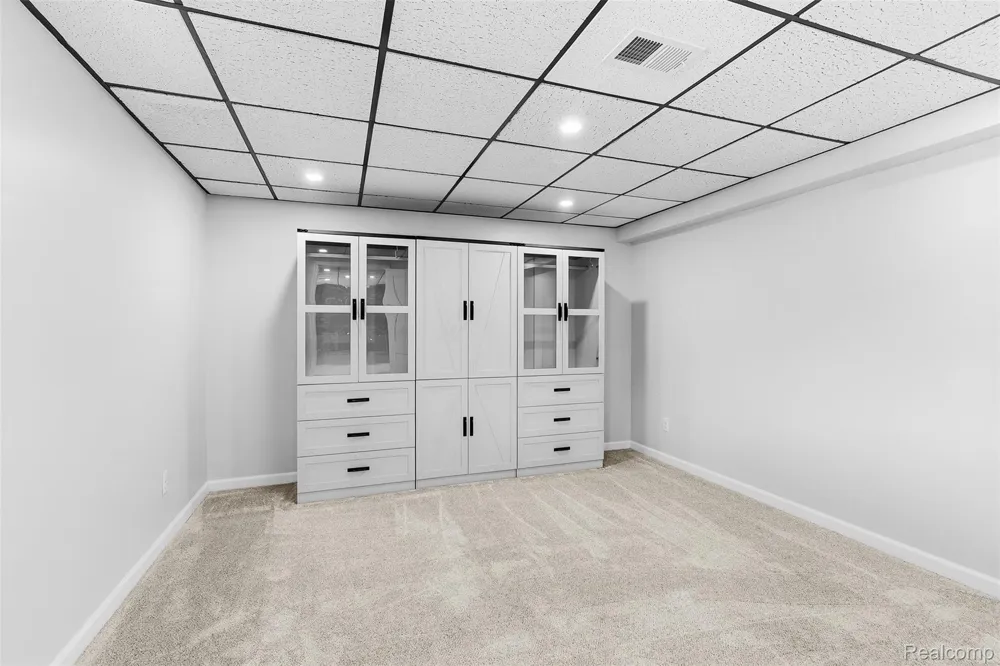 3232 Shady Oak Drive Oregon Township, MI 48421