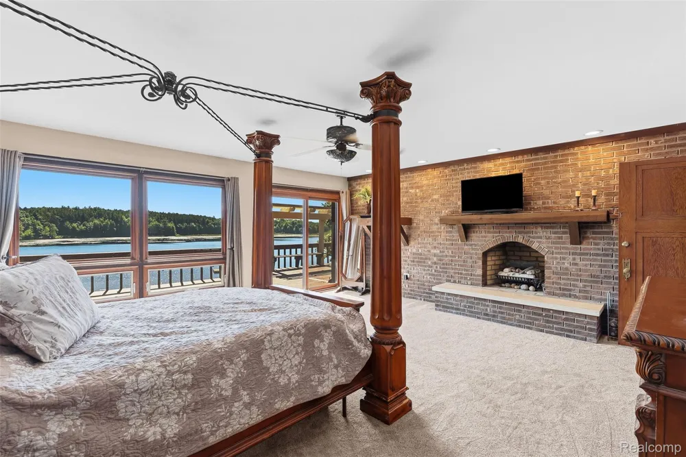 3232 Shady Oak Drive Oregon Township, MI 48421