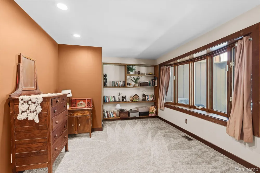 3232 Shady Oak Drive Oregon Township, MI 48421