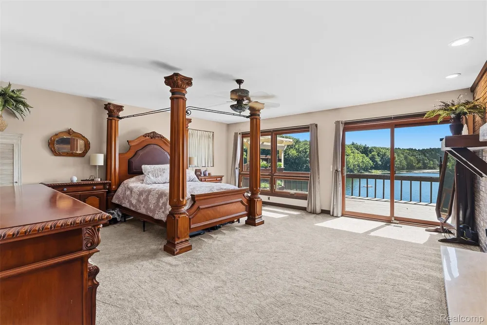 3232 Shady Oak Drive Oregon Township, MI 48421