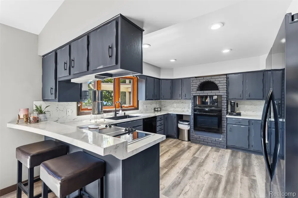 3232 Shady Oak Drive Oregon Township, MI 48421