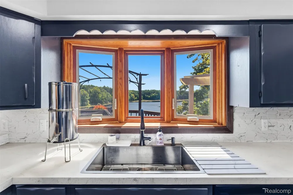 3232 Shady Oak Drive Oregon Township, MI 48421