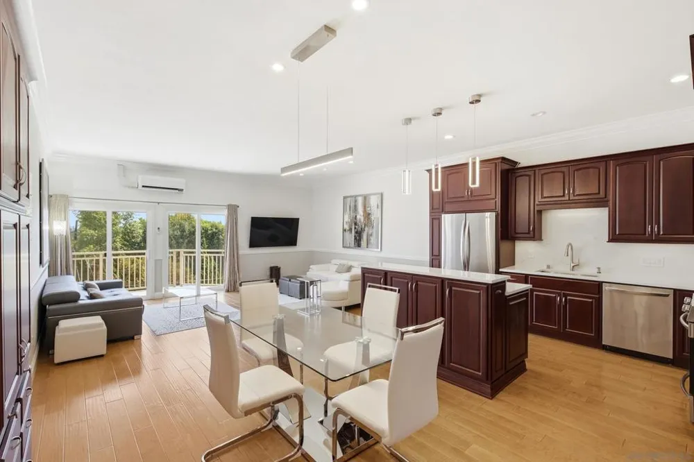 5366 La Jolla #305C La Jolla, CA 92037