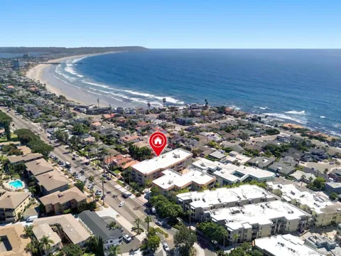 5366 La Jolla #305C