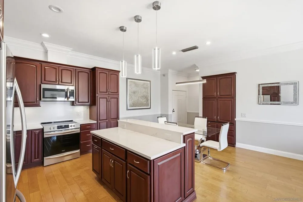 5366 La Jolla #305C La Jolla, CA 92037
