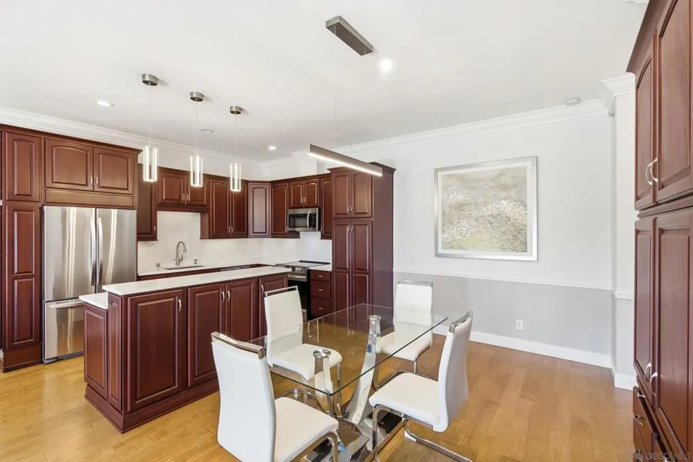 5366 La Jolla #305C La Jolla, CA 92037