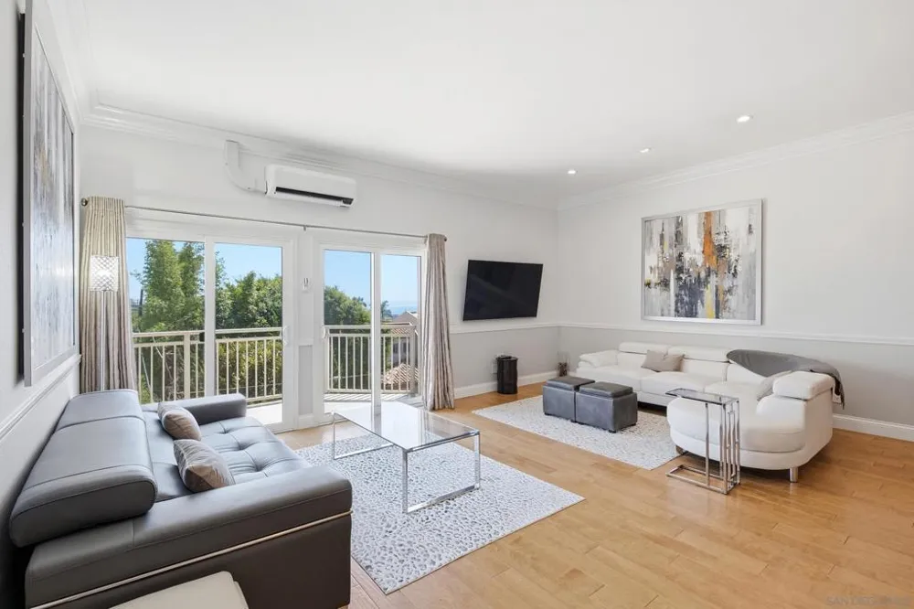 5366 La Jolla #305C La Jolla, CA 92037