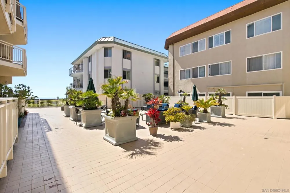 5366 La Jolla #305C La Jolla, CA 92037
