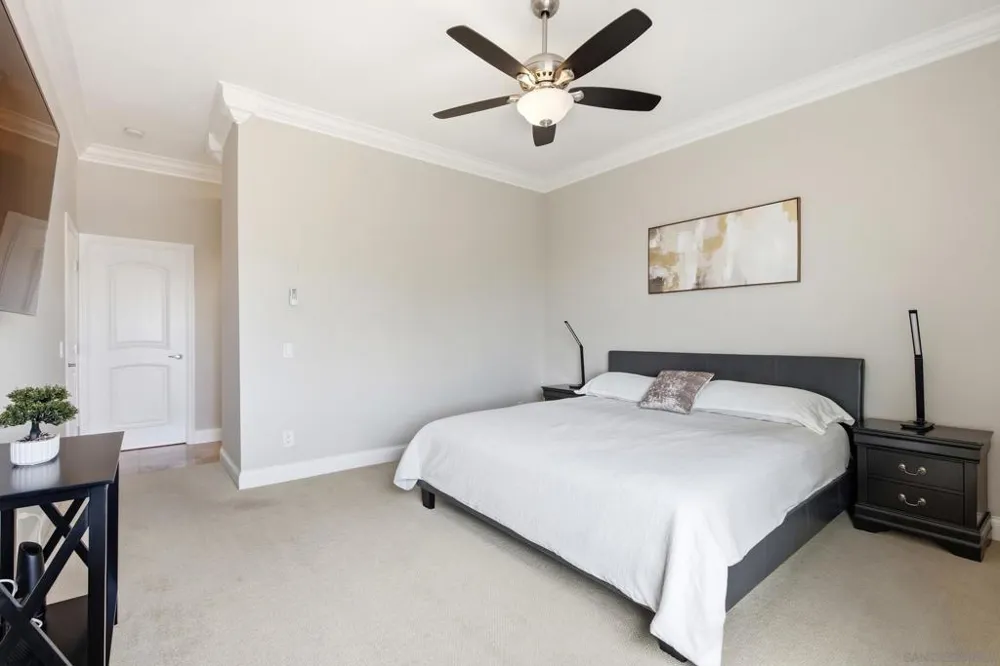 5366 La Jolla #305C La Jolla, CA 92037