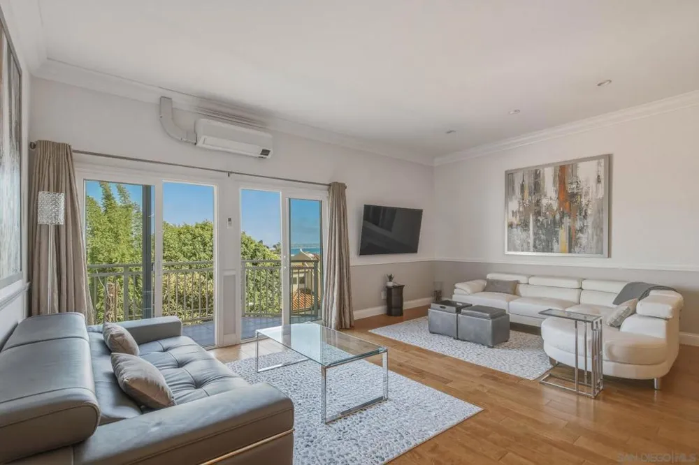 5366 La Jolla #305C La Jolla, CA 92037