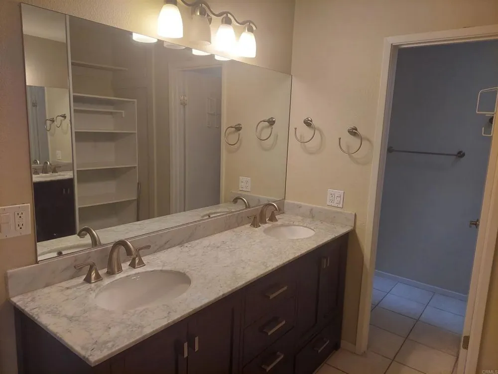 3147 Camino Crest Drive Oceanside, CA 92056