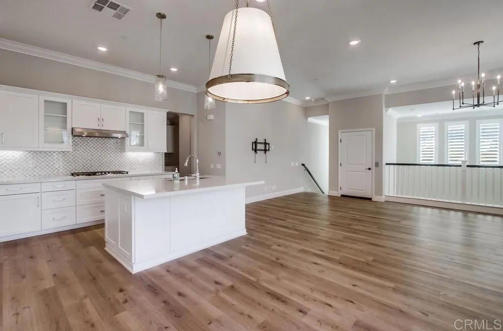 16750 Coyote Bush San Diego, CA 92127