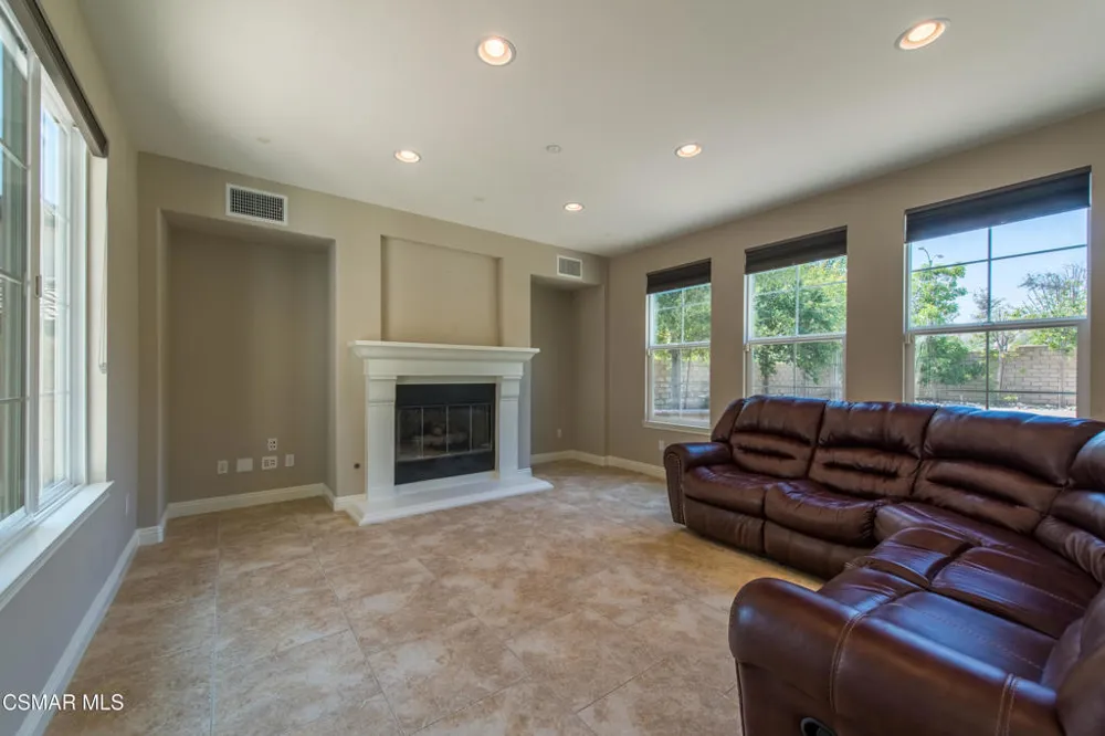 3849 Eagle Flight Drive Simi Valley, CA 93065