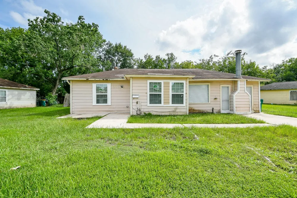 319 Rustic Drive Pasadena, TX 77502