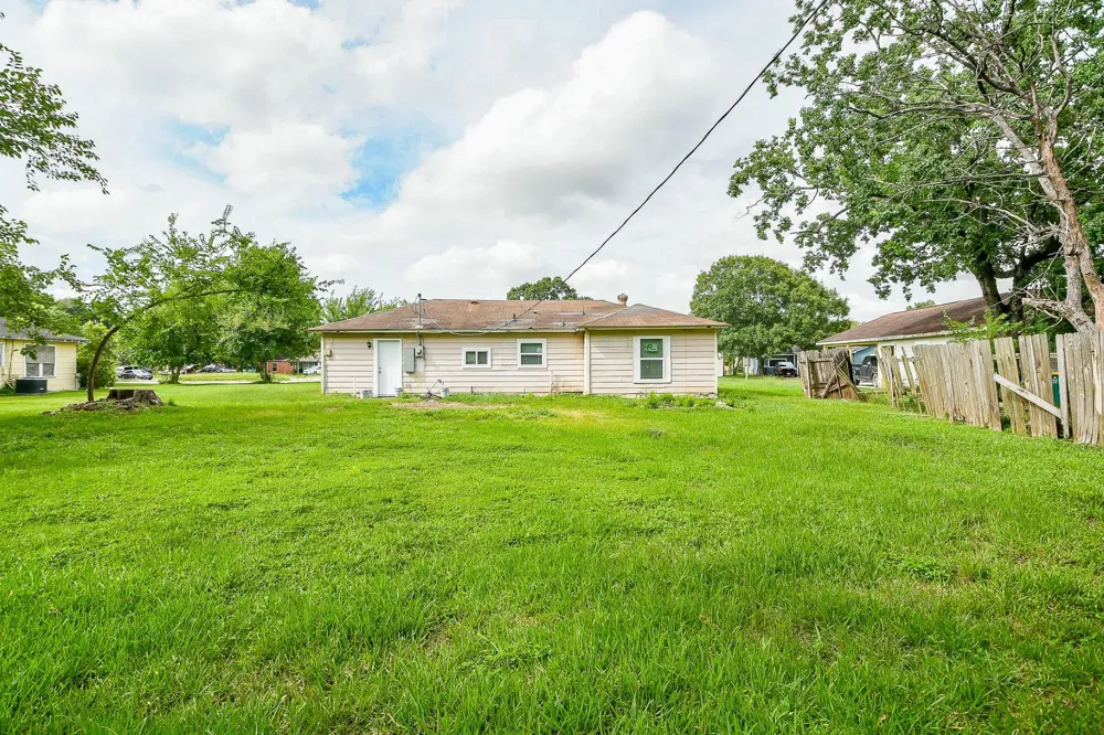 319 Rustic Drive Pasadena, TX 77502