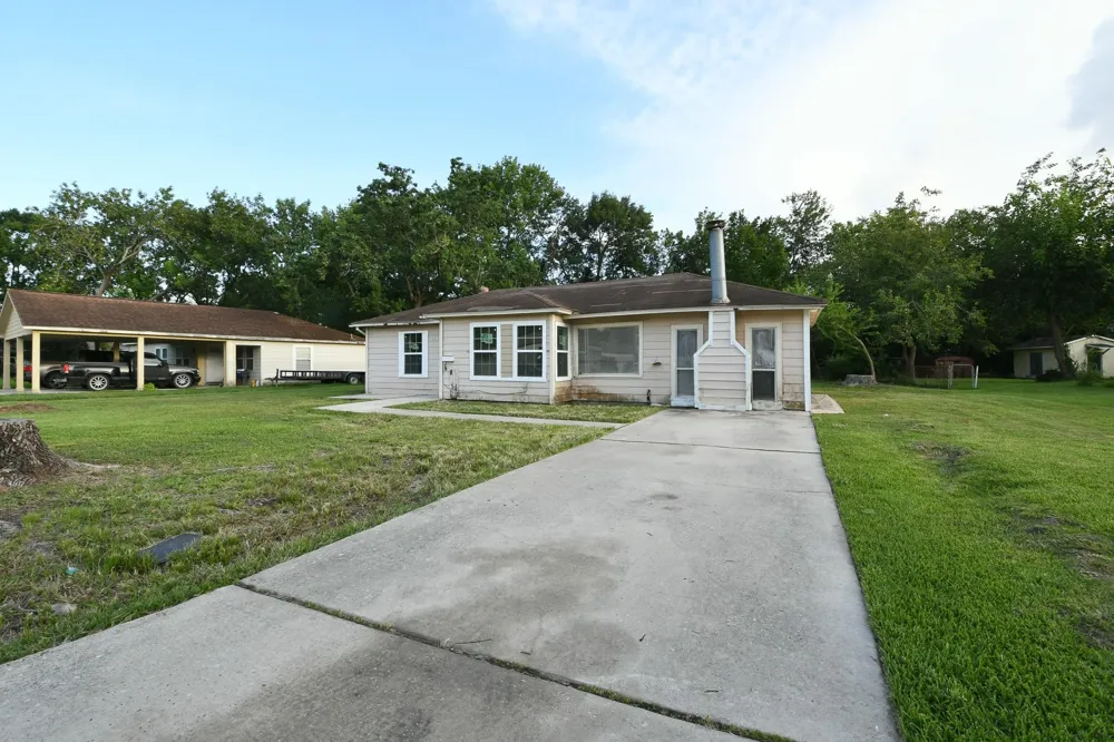 319 Rustic Drive Pasadena, TX 77502