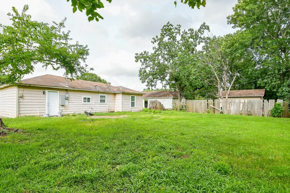 319 Rustic Drive Pasadena, TX 77502