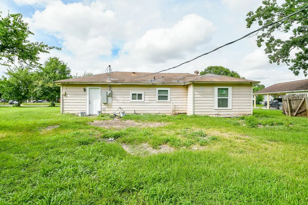 319 Rustic Drive Pasadena, TX 77502