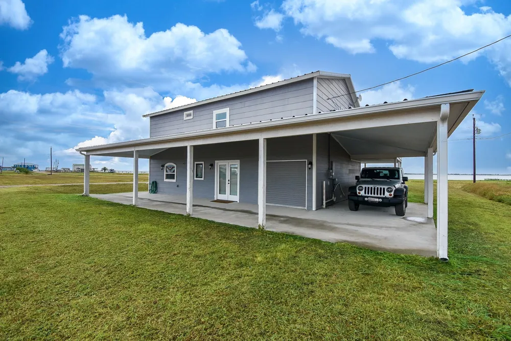 965 Porpoise Drive Palacios, TX 77465