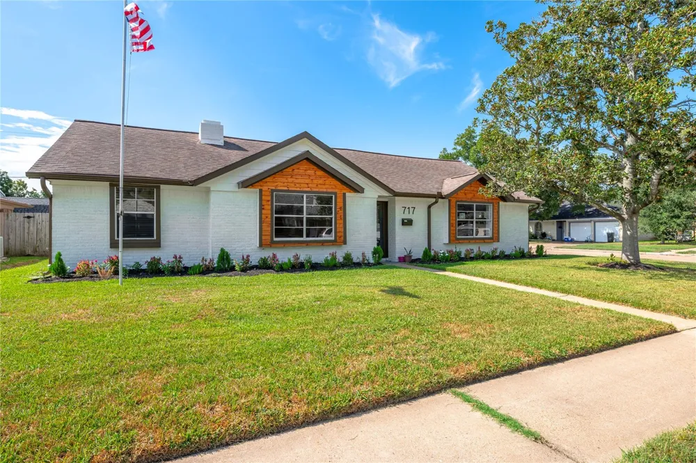 717 Yale Lane Deer Park, TX 77536