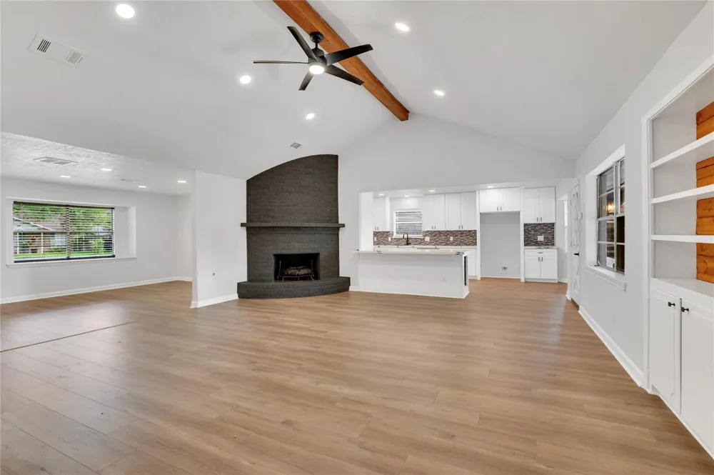 717 Yale Lane Deer Park, TX 77536