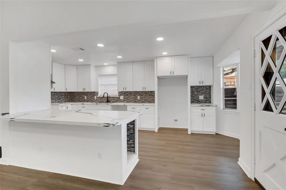 717 Yale Lane Deer Park, TX 77536