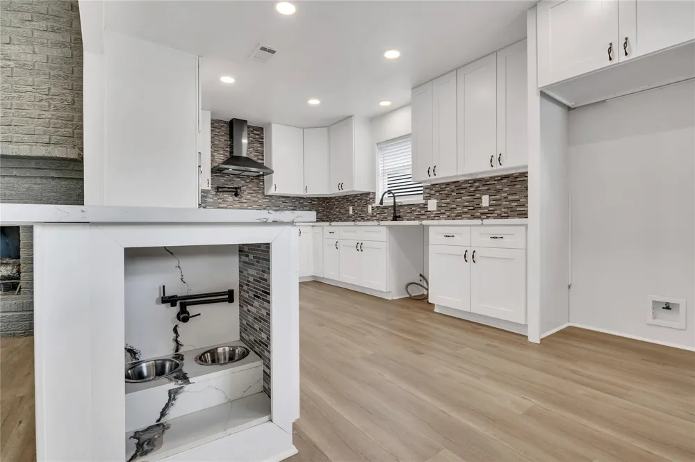717 Yale Lane Deer Park, TX 77536