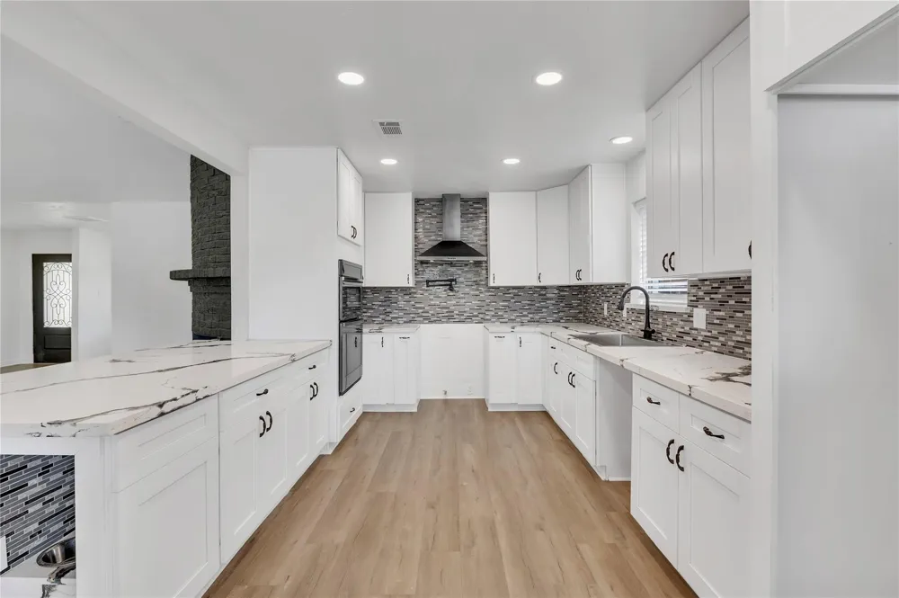 717 Yale Lane Deer Park, TX 77536
