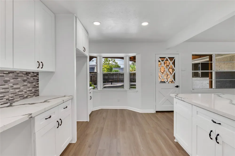 717 Yale Lane Deer Park, TX 77536