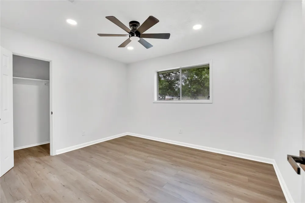 717 Yale Lane Deer Park, TX 77536
