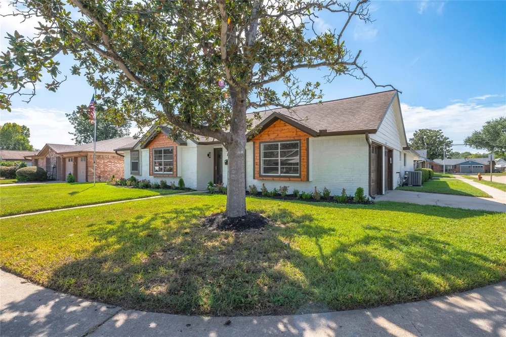 717 Yale Lane Deer Park, TX 77536