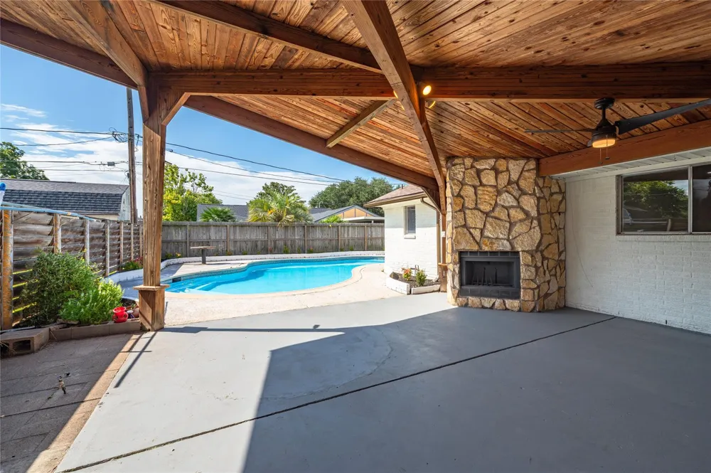 717 Yale Lane Deer Park, TX 77536
