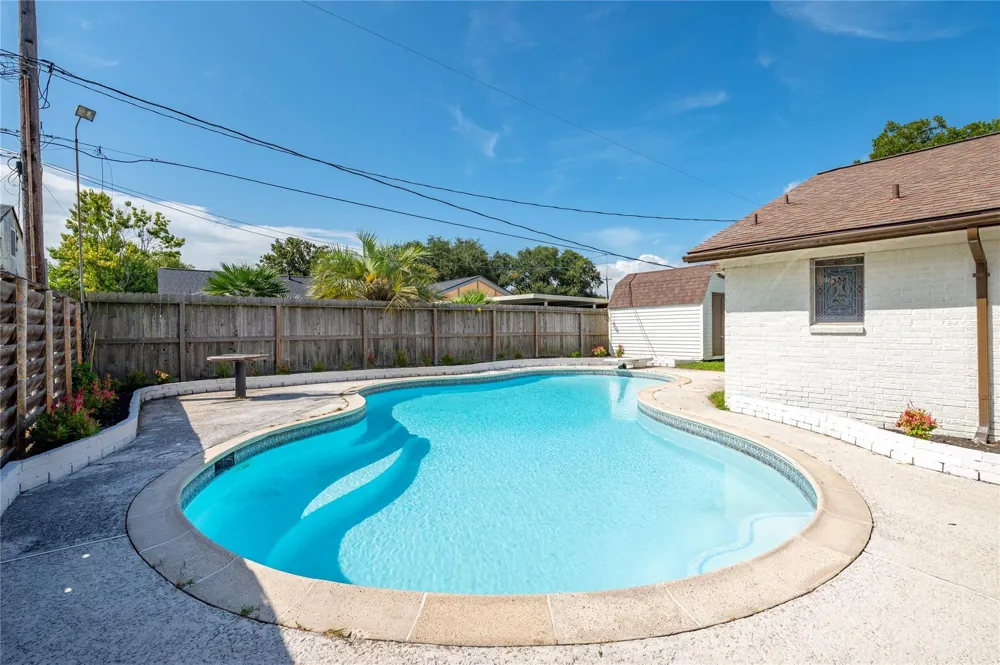 717 Yale Lane Deer Park, TX 77536