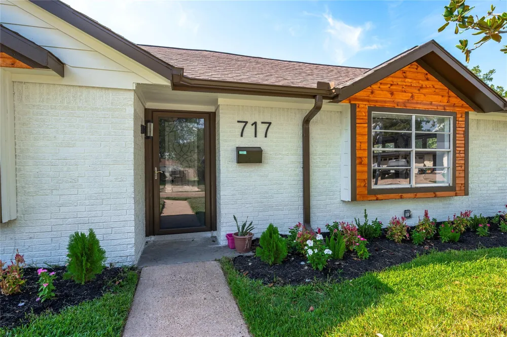 717 Yale Lane Deer Park, TX 77536