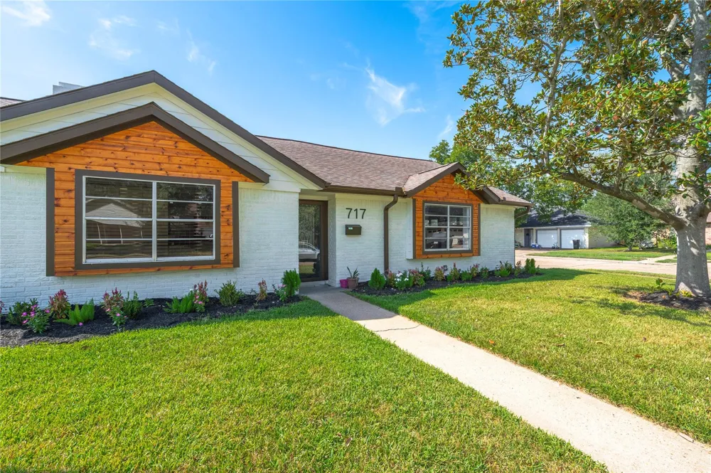 717 Yale Lane Deer Park, TX 77536