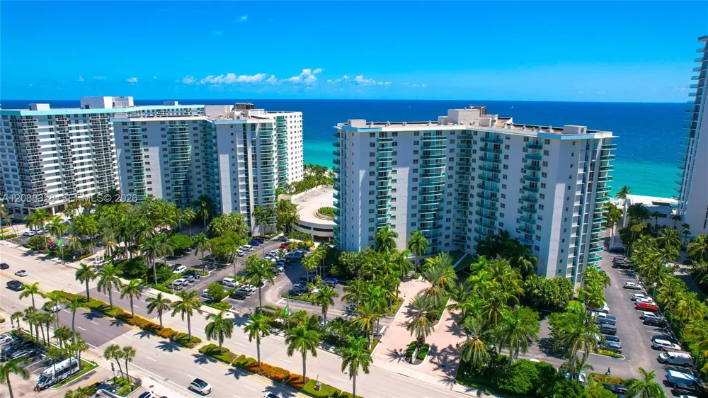 3801 S Ocean Dr #8T Hollywood, FL 33019