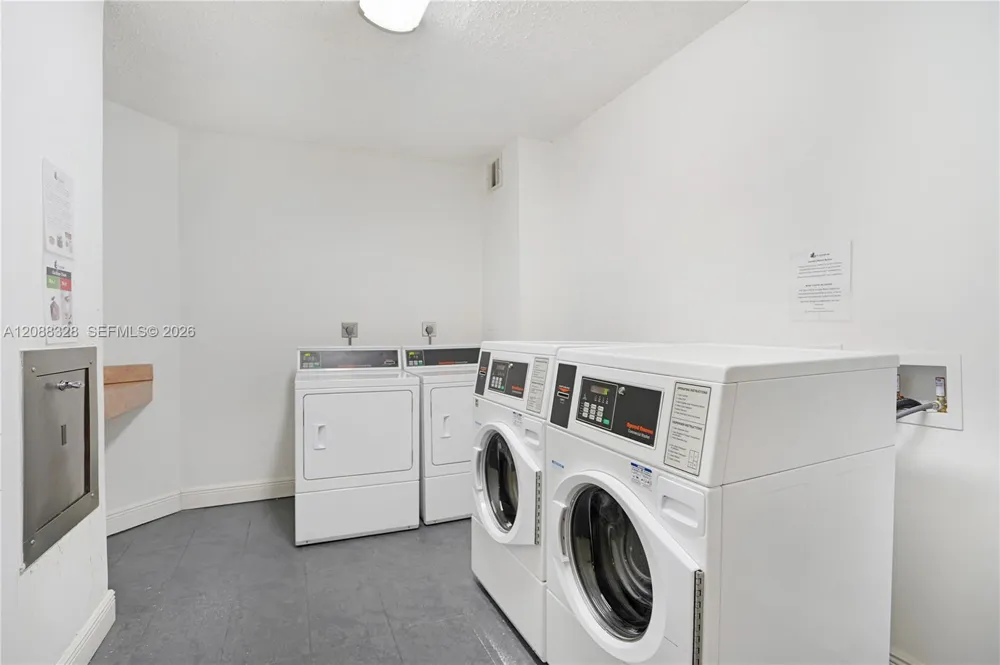 3801 S Ocean Dr #8T Hollywood, FL 33019
