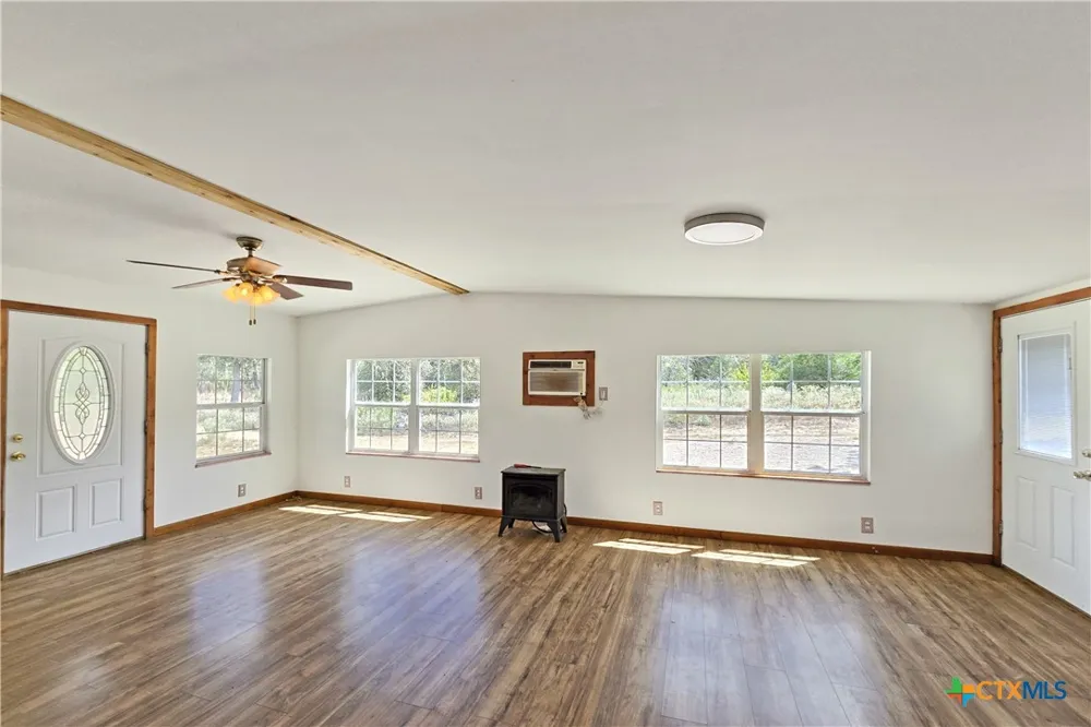 1501 Kothmann Drive Seguin, TX 78155