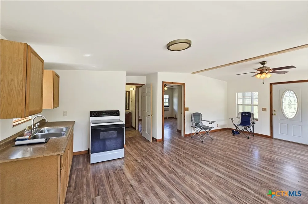 1501 Kothmann Drive Seguin, TX 78155