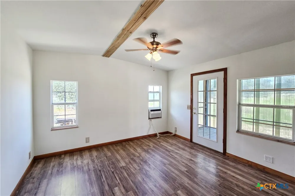 1501 Kothmann Drive Seguin, TX 78155